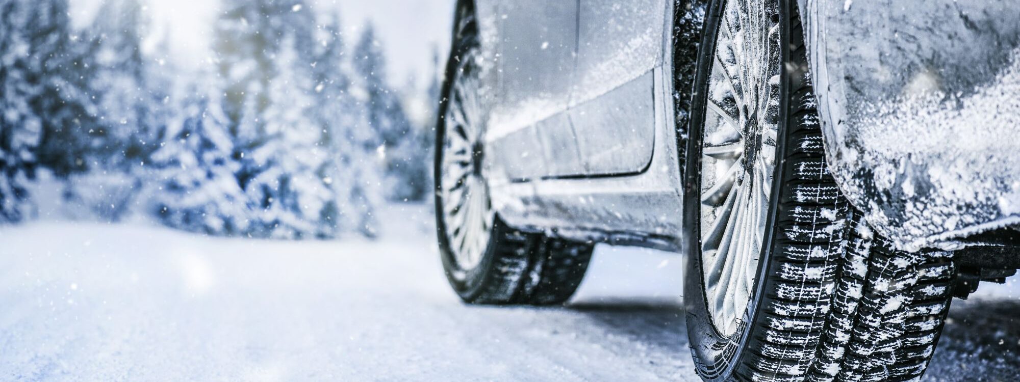 ADOBESTOCK_303086875_COPIE 1 2000X750 | Inter pneus LA LOI MONTAGNE ARRIVE : commandez au plus vite vos pneus neige ! Cernay